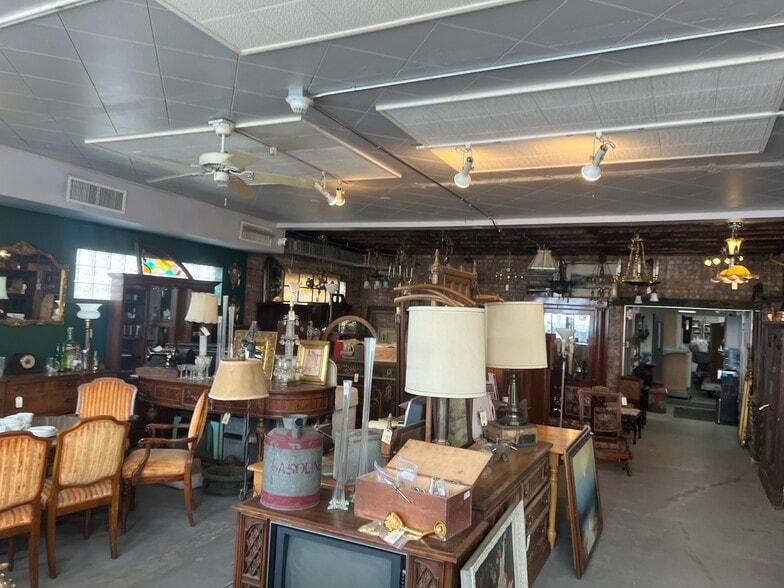 More Photos Of 7829-7839 W Grand Ave, Elmwood Park Warehouse For Sale