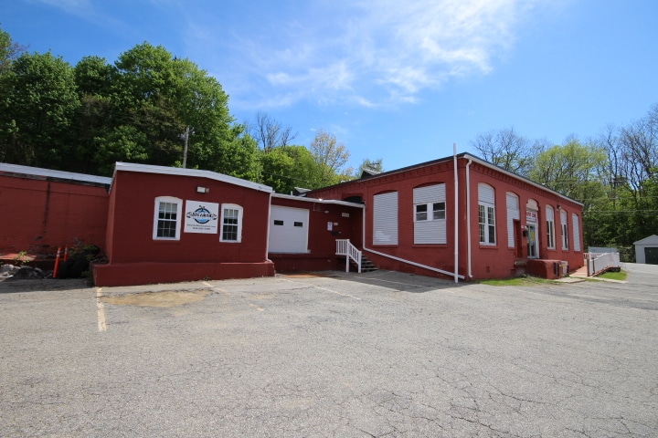 More Photos Of 21-69 S Main St, Leicester Service For Lease