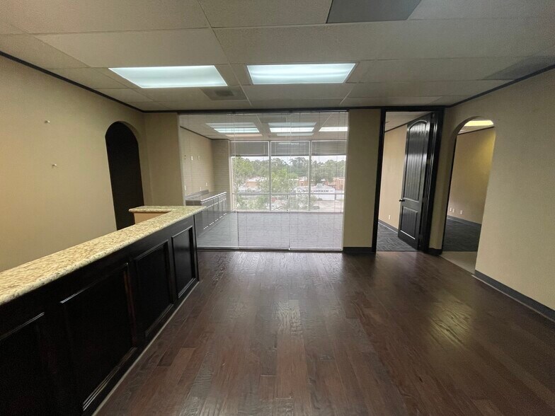 More Photos Of 5625 Cypress Creek Pky, Houston Office For Sale
