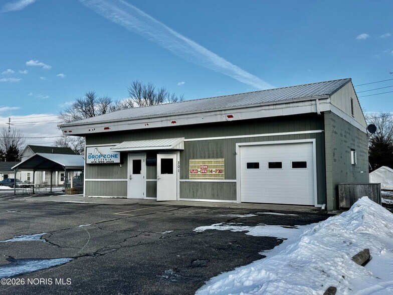 More Photos Of 301 S Defiance St, Stryker Auto Repair For Sale