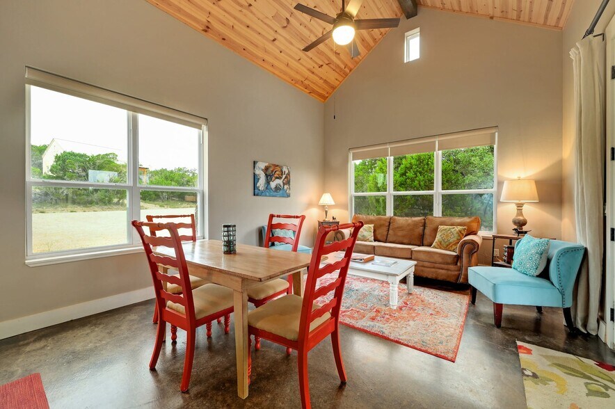 More Photos Of 7400 McGregor Ln, Dripping Springs Hotel For Sale