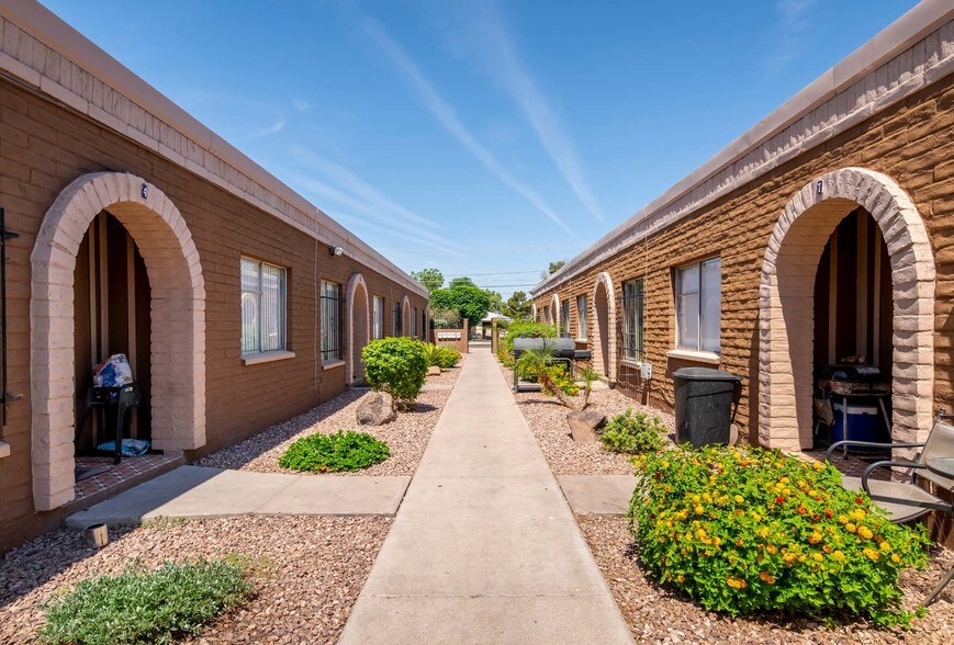 More Photos Of 6727 N 61st Ave, Glendale Apartments For Sale