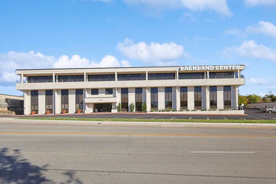 More Photos Of 2821 Lackland Rd, Fort Worth Office For Sale