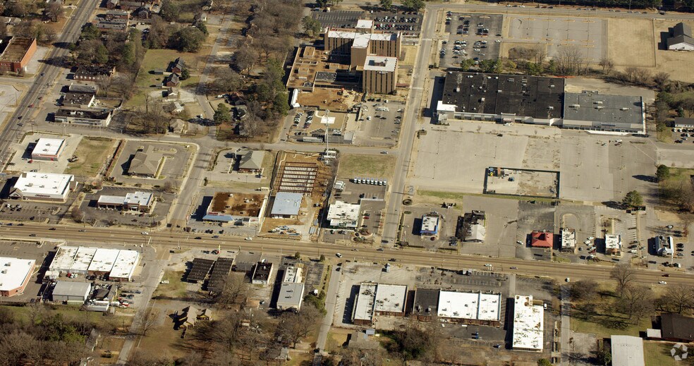 More Photos Of 4230 Elvis Presley Blvd, Memphis General Retail For Sale