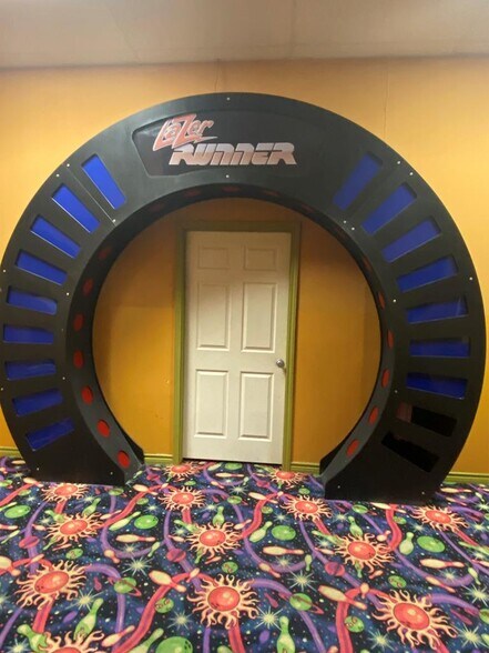 More Photos Of 3515 El Indio Hwy, Eagle Pass Bowling Alley For Sale