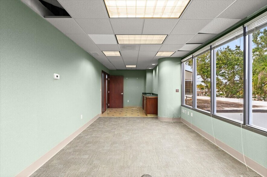 More Photos Of 128 E Granada Blvd, Ormond Beach Medical For Sale