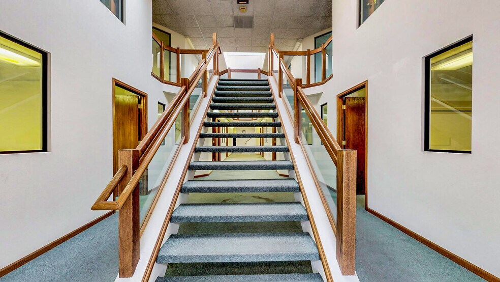 More Photos Of 300 N Lincoln Ave, Loveland General Retail For Sale