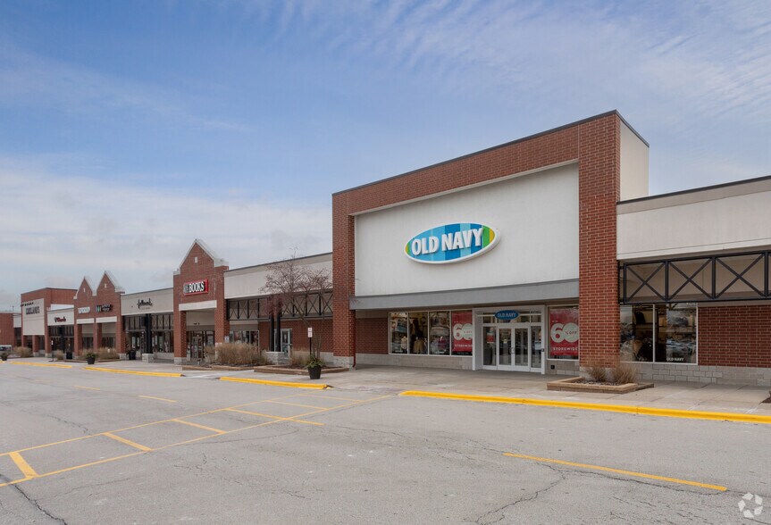 More Photos Of 701 N Milwaukee Ave, Vernon Hills Unknown For Lease