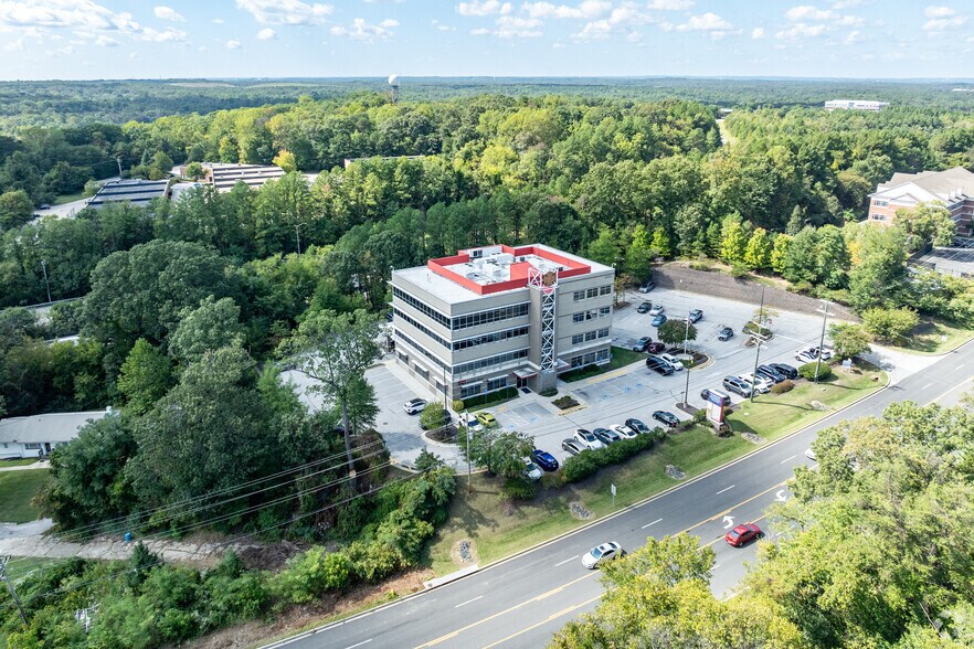 More Photos Of 8684 Veterans Hwy, Millersville Office For Lease