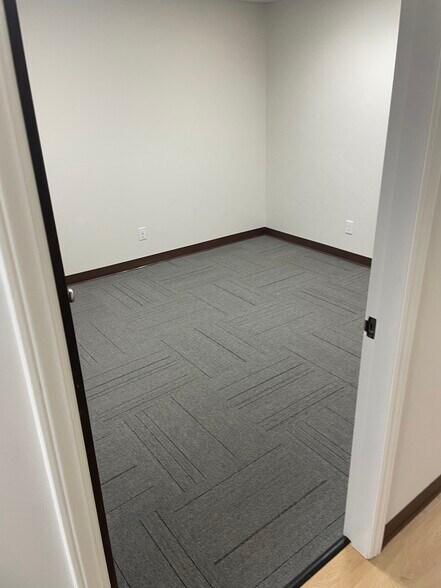 More Photos Of 275 W Main Ave, Gastonia Office Residential For Lease