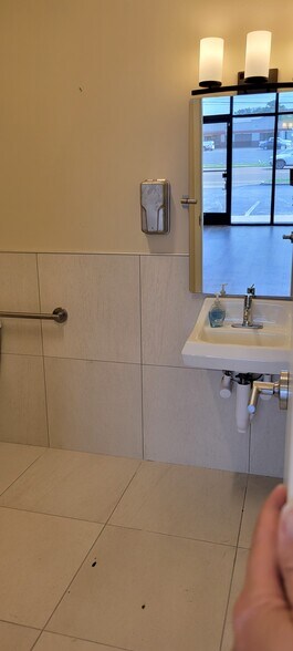 More Photos Of 5107 Summer Ave, Memphis Freestanding For Lease