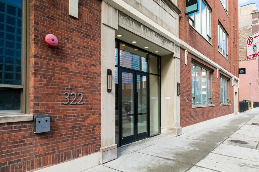 More Photos Of 322 S Green St, Chicago Office For Lease