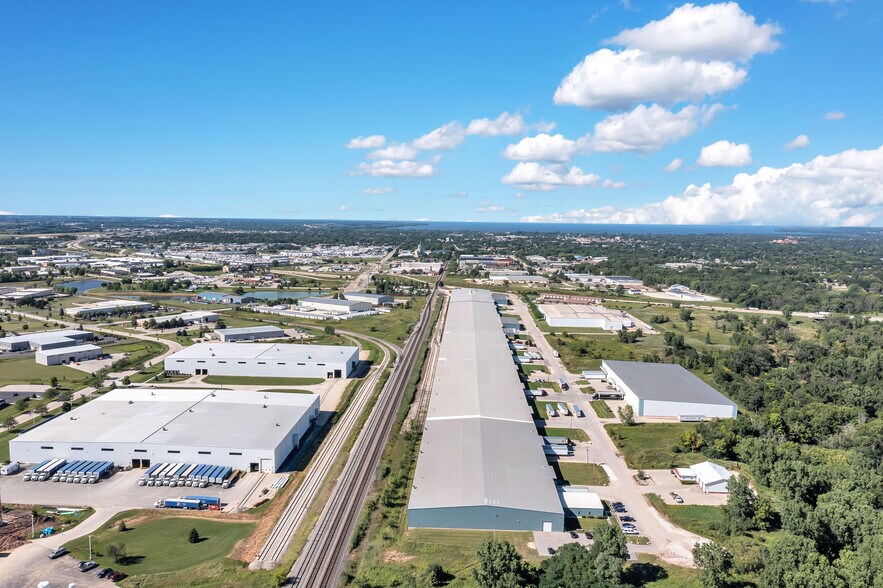 More Photos Of 122-342 Kohlman Rd, Fond Du Lac Industrial For Sale