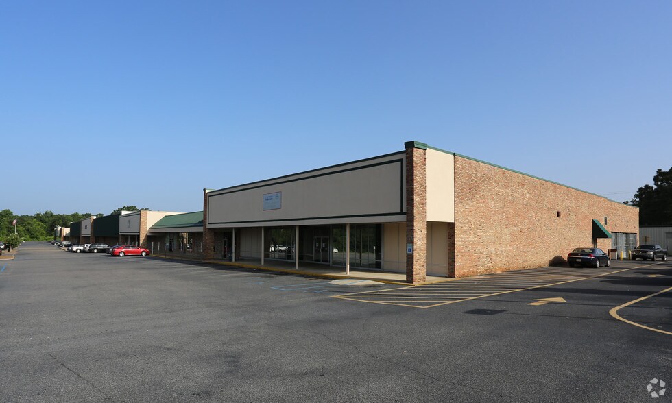 More Photos Of 3400-3446 Demetropolis Rd, Mobile Office For Lease