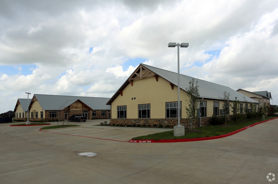 More Photos Of 11525 S Fry Rd, Katy Unknown For Lease