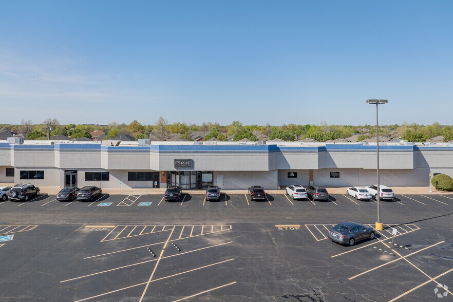 More Photos Of 1331 W Memorial Rd, Oklahoma City Office For Sale