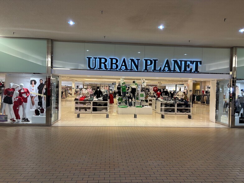 More Photos Of 1500 Riverside Dr, Timmins Unknown For Lease