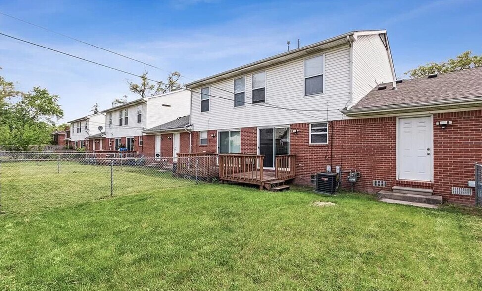 More Photos Of 15401 Meyers Rd, Detroit Multifamily For Sale