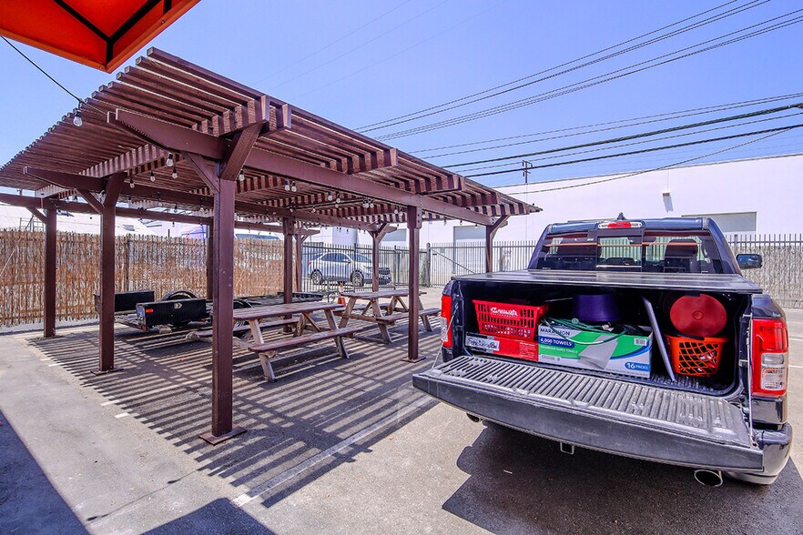 More Photos Of 227 W Maple Ave, Monrovia Manufacturing For Lease