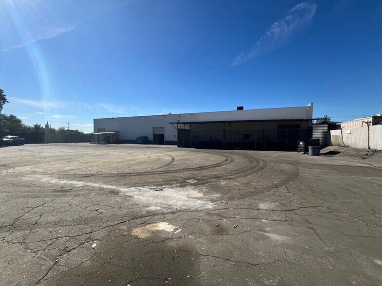 More Photos Of 12840 Bradley Ave, Sylmar Warehouse For Lease