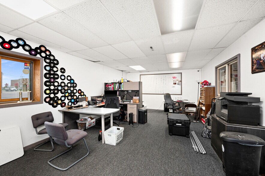 More Photos Of 350 Garfield Ave, Duluth Warehouse For Lease