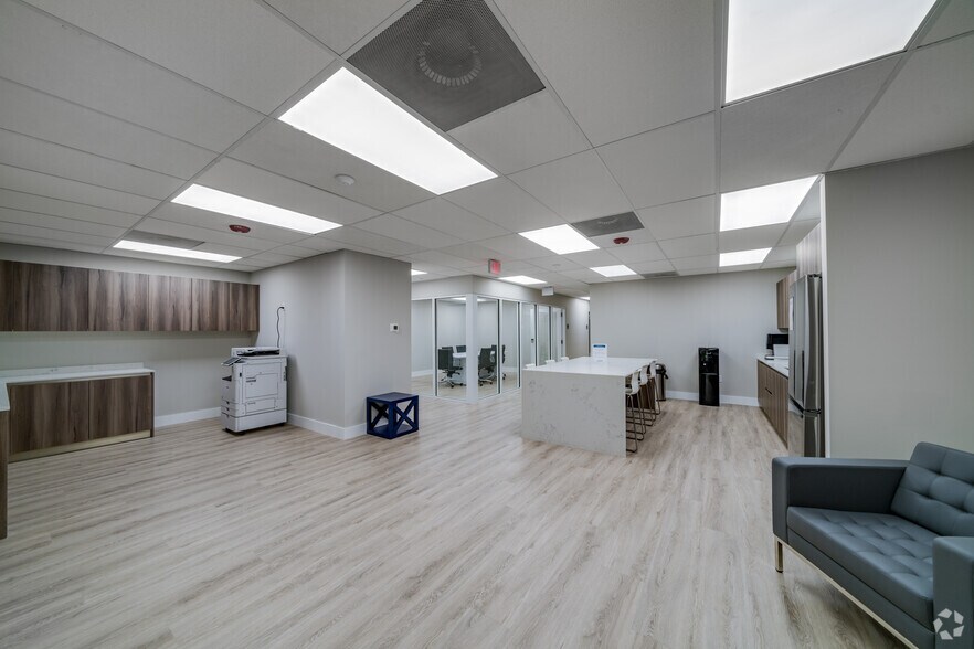 More Photos Of 7925 NW 12th St, Doral Unknown For Lease