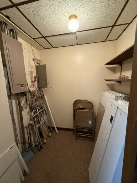 More Photos Of 401 N Main St, Princeton Office For Sale