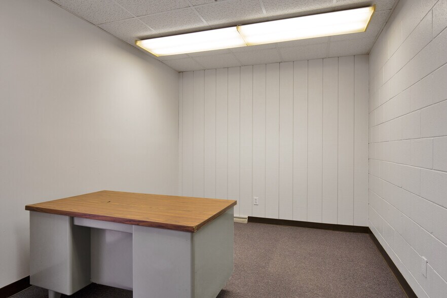 More Photos Of 1431 N 2nd St, Wisconsin Rapids Office For Sale