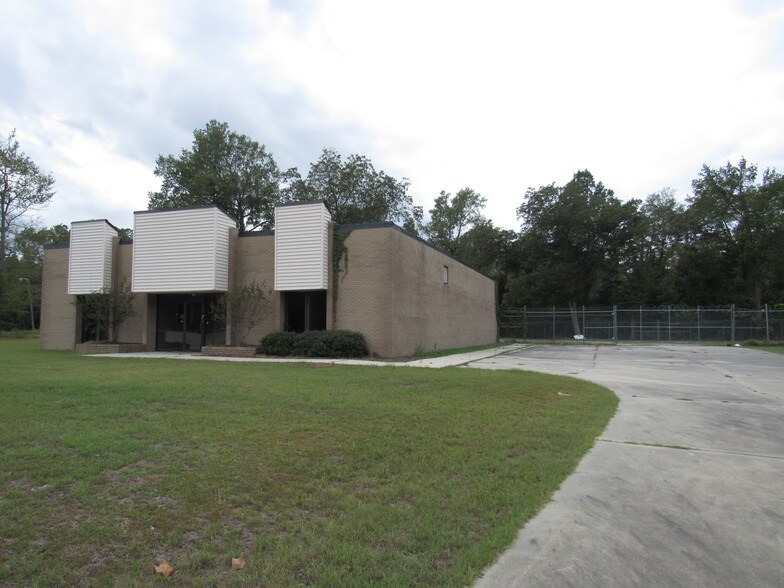 More Photos Of 2765 Magnolia St, Orangeburg Flex For Sale