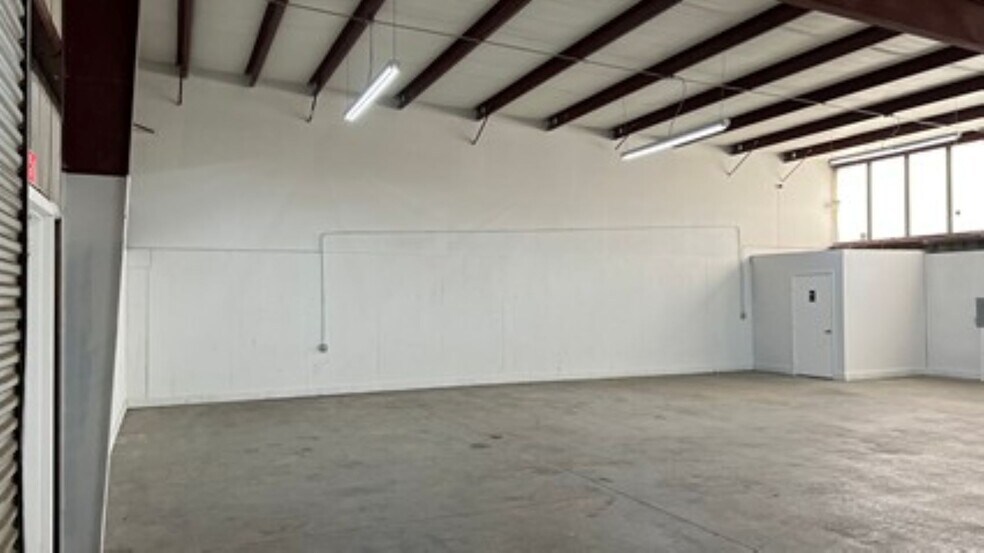 More Photos Of 510 SW 2nd St, Vero Beach Warehouse For Lease