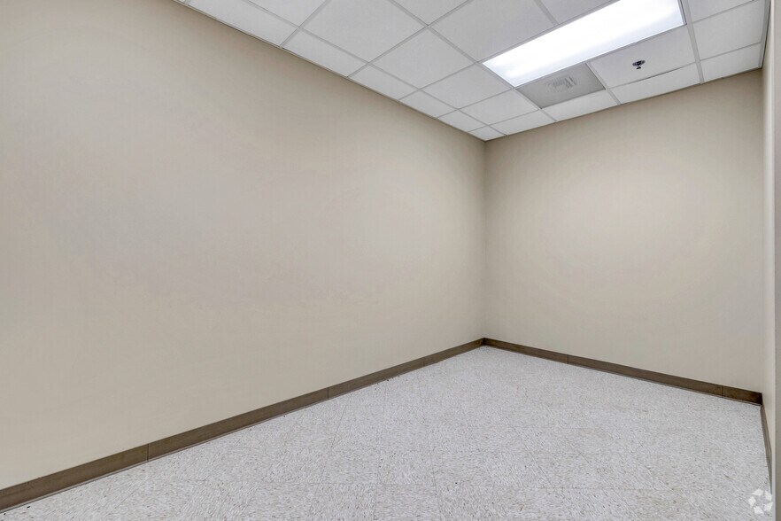 More Photos Of 200 Renaissance Way, Crockett Medical For Sale