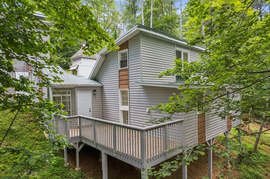 More Photos Of 375 Deerfield Dr, Dahlonega Multifamily For Sale