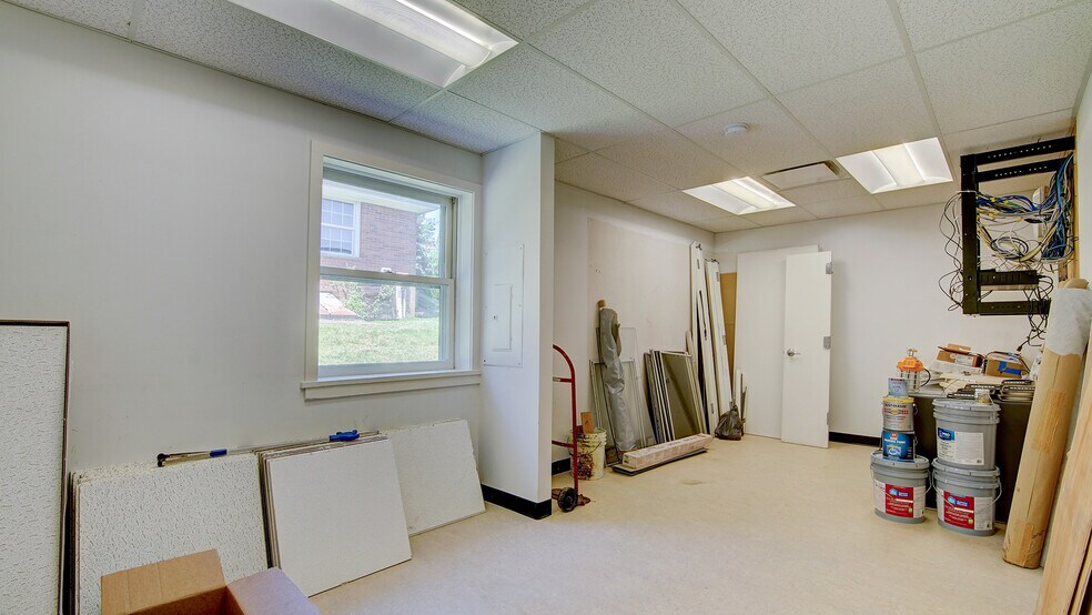 More Photos Of 2 Kings Hwy, Middletown Medical For Lease