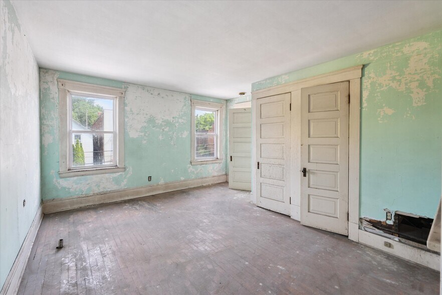 More Photos Of 5505 Lorain Ave, Cleveland Storefront Retail Residential For Sale