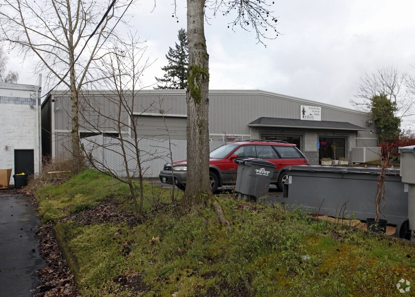 More Photos Of 14865 SW 72nd Ave, Tigard Warehouse For Lease
