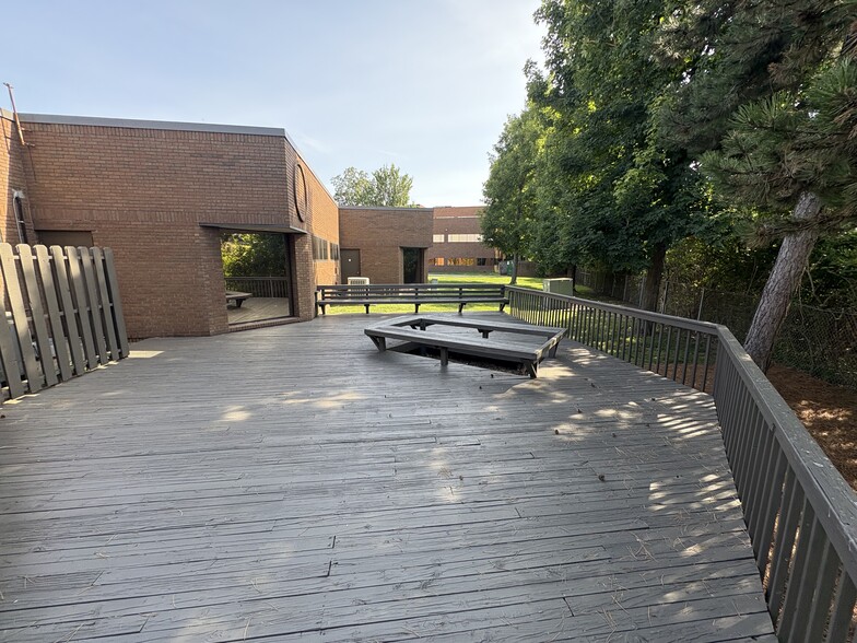 More Photos Of 9009 Springboro Pike, Miamisburg Office For Sale