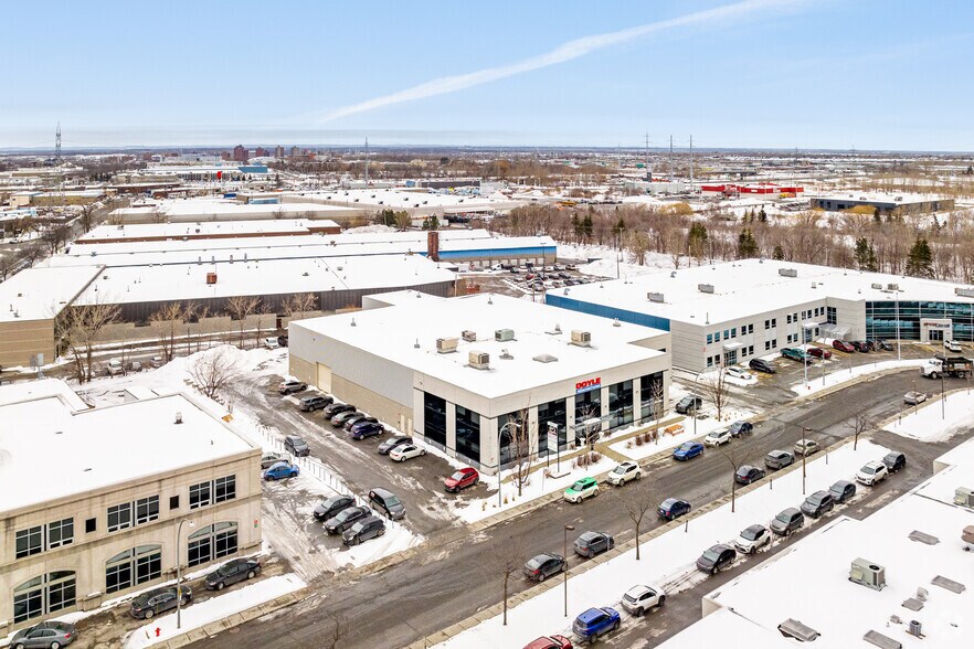 More Photos Of 9157 Rue du Champs-d'Eau, Montréal Showroom For Sale