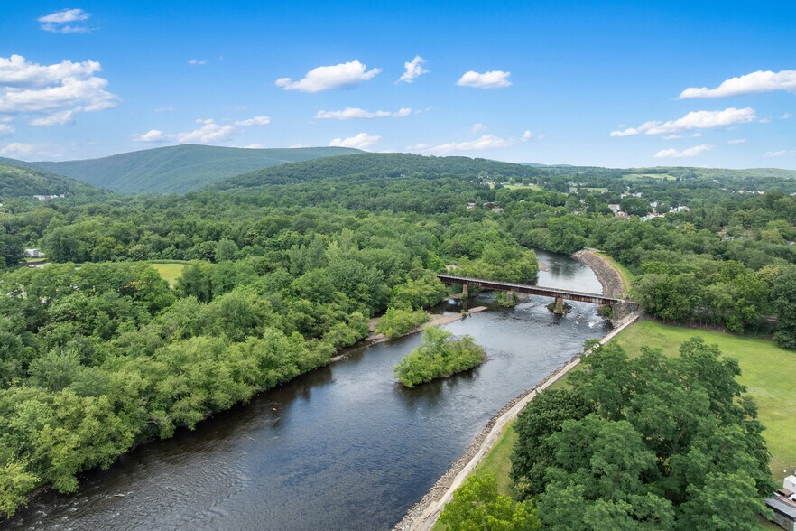 More Photos Of 500 Bridge St, Weissport Restaurant For Sale