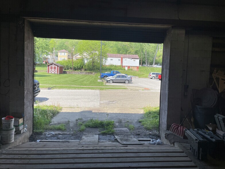 More Photos Of 500 N 5th St, Toronto Warehouse For Sale