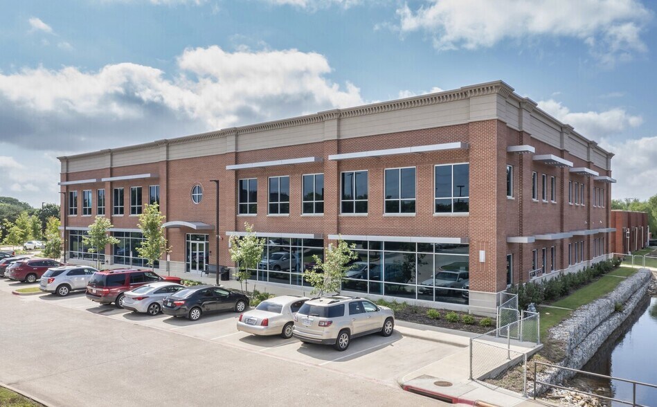 More Photos Of 6705 Heritage Pkwy, Rockwall Unknown For Lease