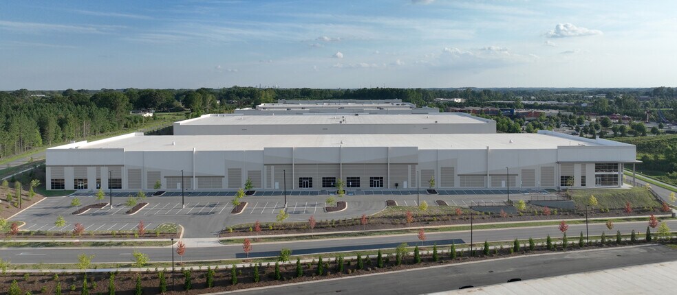 More Photos Of 10812 Bryton Corporate Center Dr, Huntersville Unknown For Lease