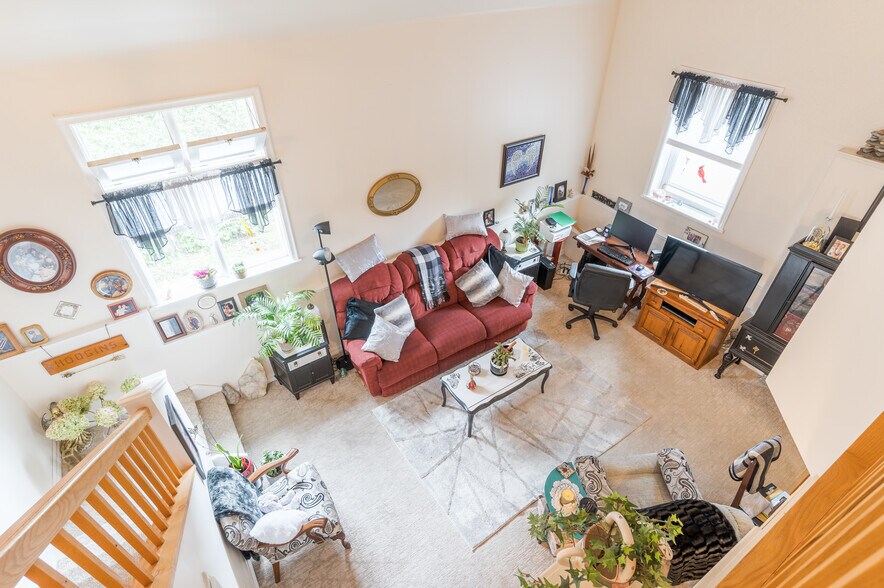 More Photos Of 131 King St E, Cobourg Multifamily For Sale