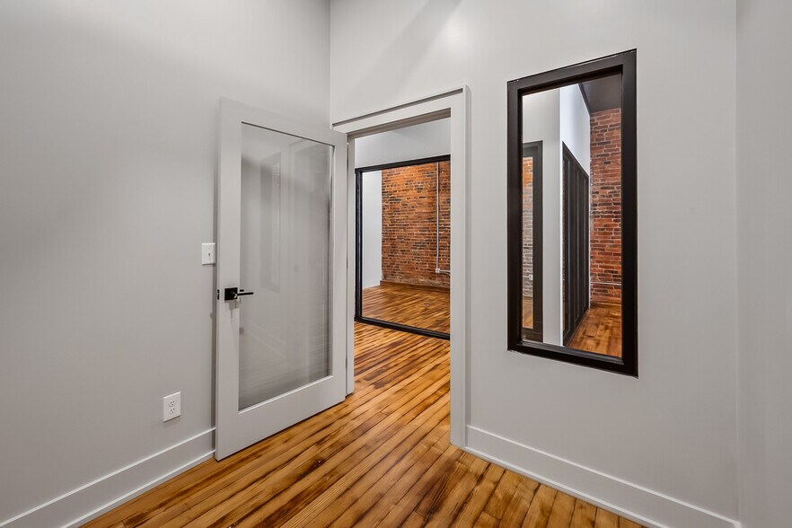 More Photos Of 33 N Sandusky St, Delaware Storefront Retail Office For Lease