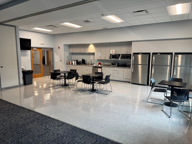 More Photos Of 715 Congaree Rd, Greenville Office For Sale