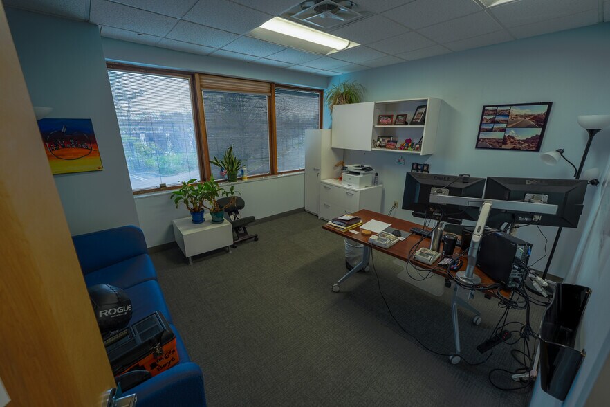 More Photos Of 65 Harristown Rd, Glen Rock Office For Lease