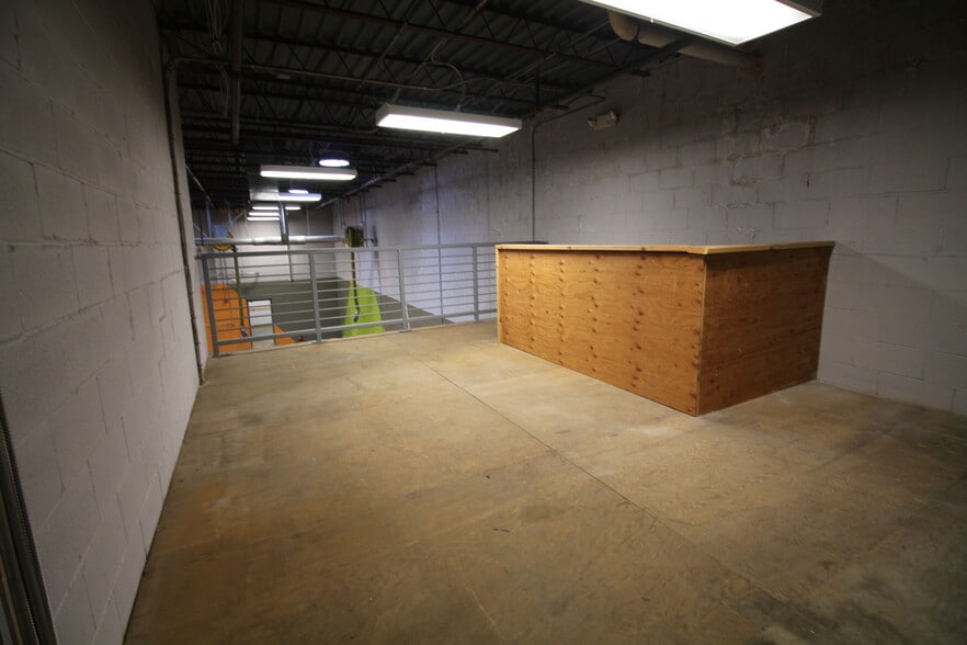 More Photos Of 925 N 8th St, Camden Warehouse For Lease