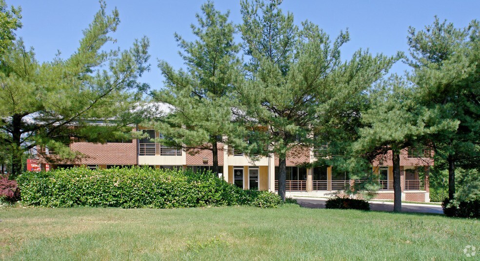 More Photos Of 2914 E Joppa Rd, Parkville General Retail For Lease
