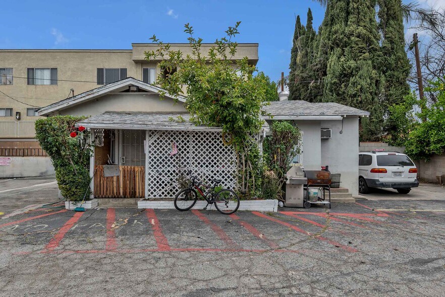 More Photos Of 6860-6870 Hazeltine Ave, Van Nuys Apartments For Sale