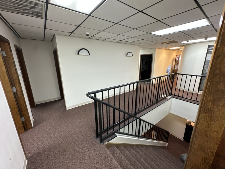 More Photos Of 1921 Tampa East Blvd, Tampa Light Manufacturing For Lease