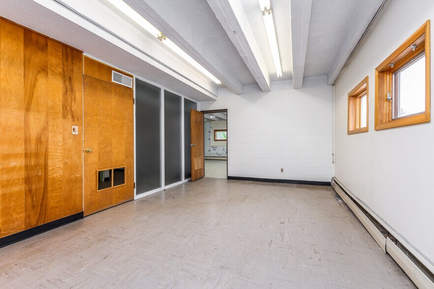 More Photos Of 410 N Union St, Dodgeville Office For Sale